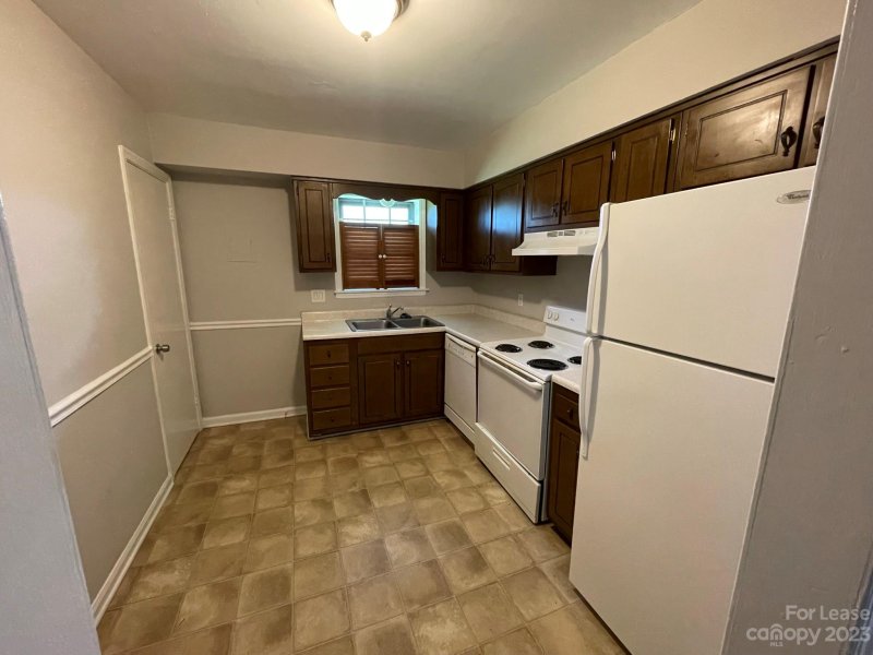 Property image 5 at 5805 Hunting Ridge Lane, Charlotte, NC 28212