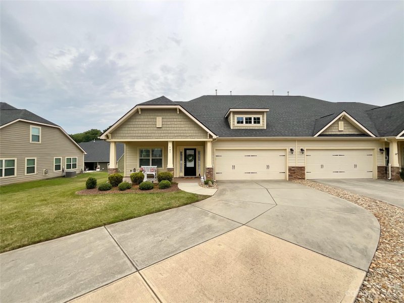 Property image 2 at 107 Damsire Court, Mooresville, NC 28115