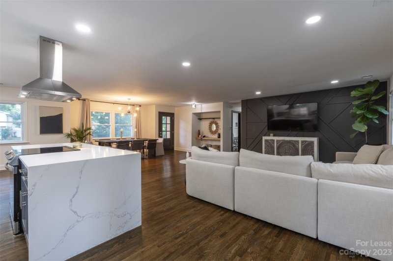 Property image 4 at 1142 Fox Run Drive, Charlotte, NC 28212