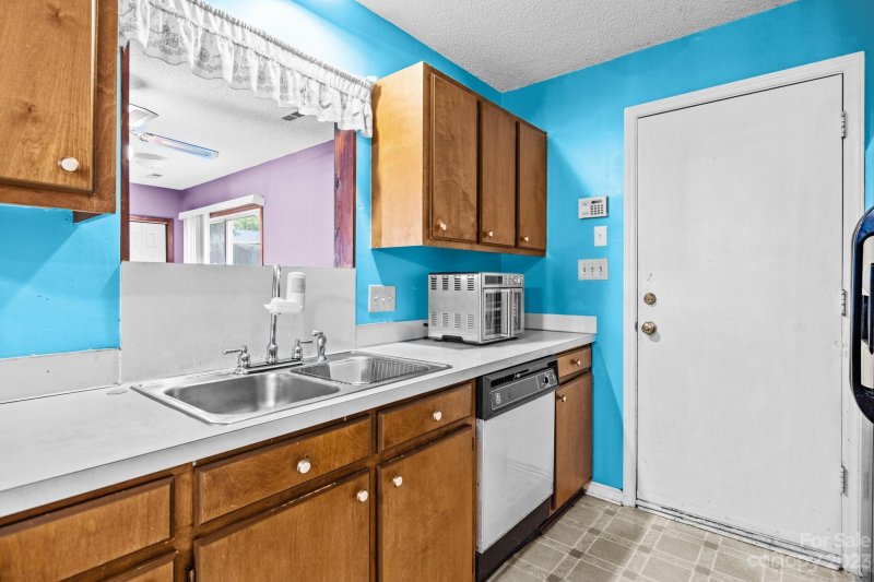 Property image 5 at 7321 Captain Neal Lane, Charlotte, NC 28273