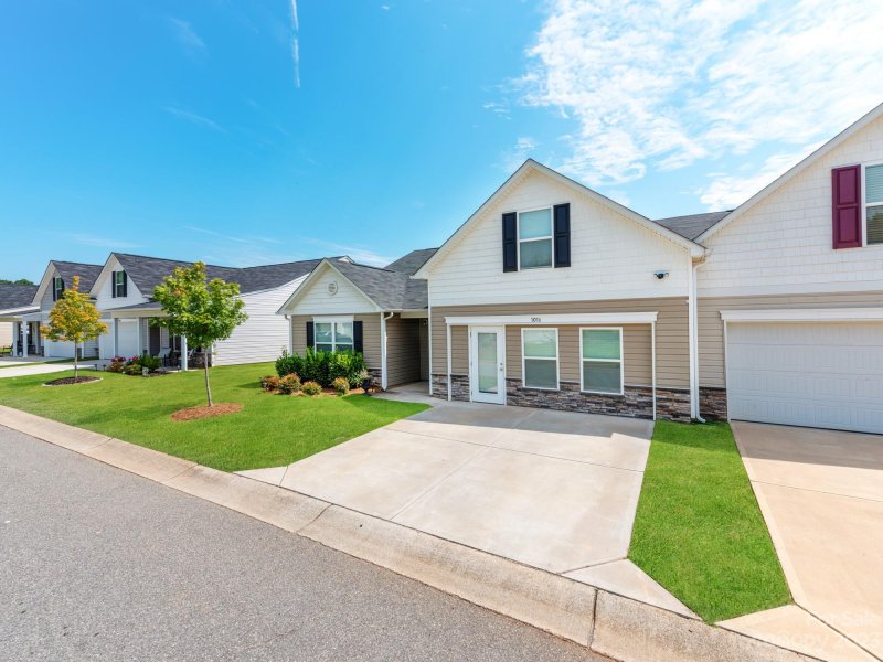 Property image 2 at 1016 Amberlight Circle, Salisbury, NC 28144