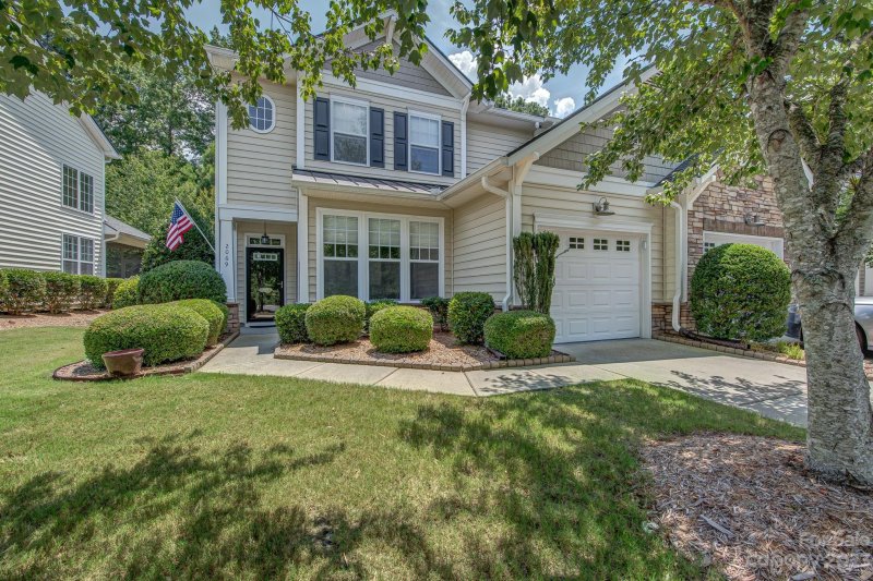 2069 Calloway Pines Drive