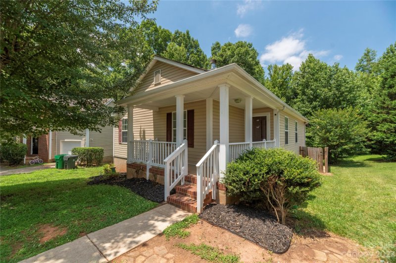 Property image 2 at 9514 Abson Court, Charlotte, NC 28215