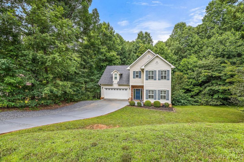 806 17th Avenue Drive