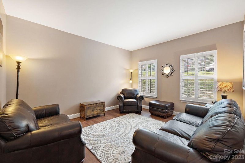 Property image 4 at 806 17th Avenue Drive, Hickory, NC 28602