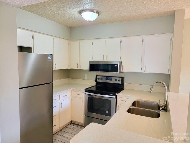 Property image 2 at 4500 Sharon Chase Drive, Charlotte, NC 28215