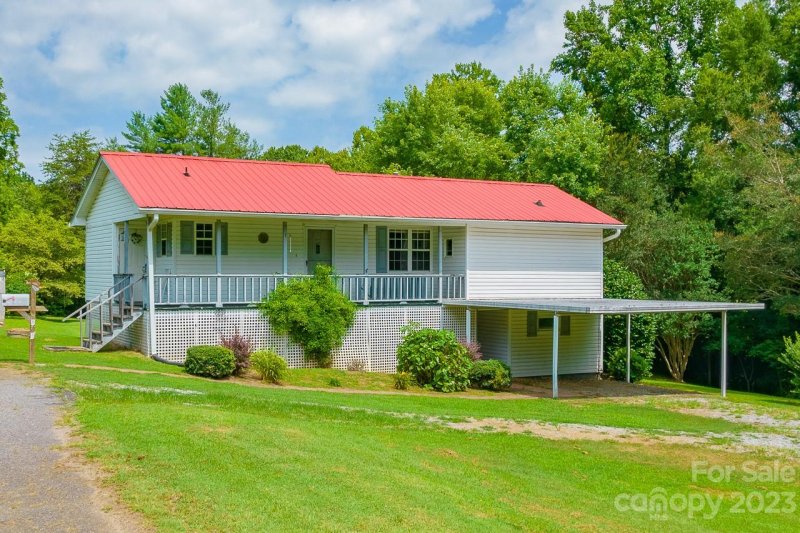 Property image 2 at 302 8th Avenue, Maiden, NC 28650