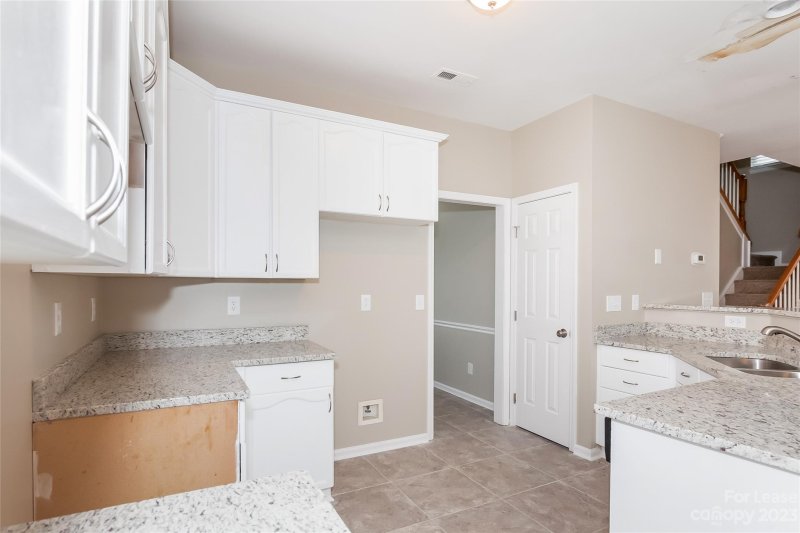 Property image 5 at 6229 Chavel Lane, Charlotte, NC 28269