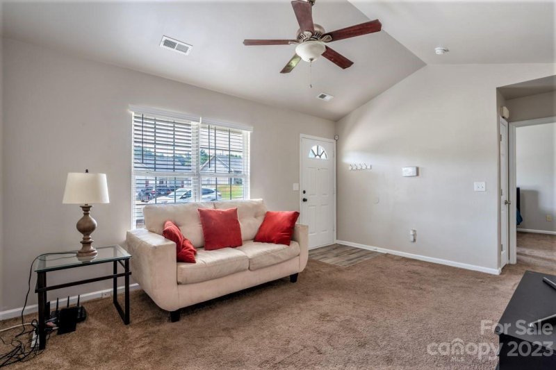 Property image 3 at 4707 Palm Breeze Lane, Charlotte, NC 28208