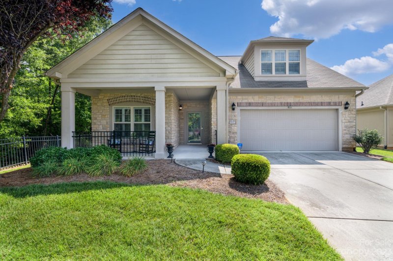 Property image 2 at 2228 Coltsview Lane, Matthews, NC 28105