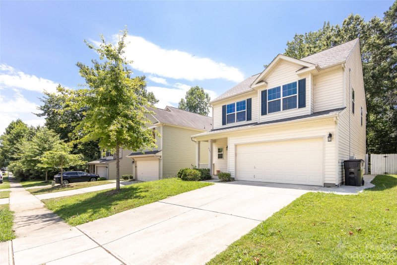 Property image 2 at 807 Rook Road, Charlotte, NC 28216