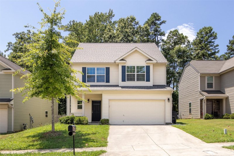 Property image 3 at 807 Rook Road, Charlotte, NC 28216