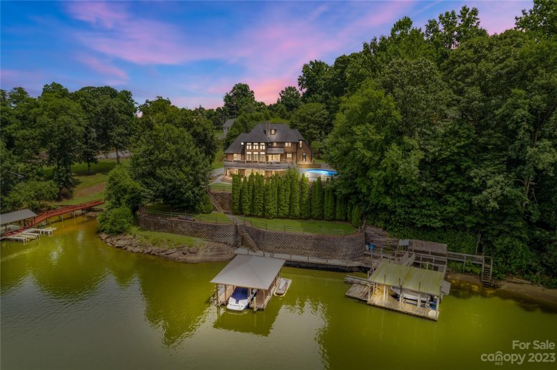 Property image 3 at 6041 Gold Creek Estate Drive, Hickory, NC 28601