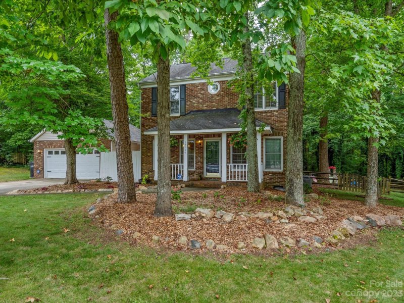 Property image 2 at 12104 Saddle Pace Lane, Charlotte, NC 28269