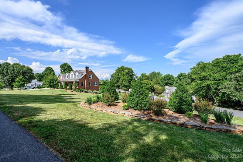 Property image 2 at 6068 Gold Creek Estate Drive, Hickory, NC 28601