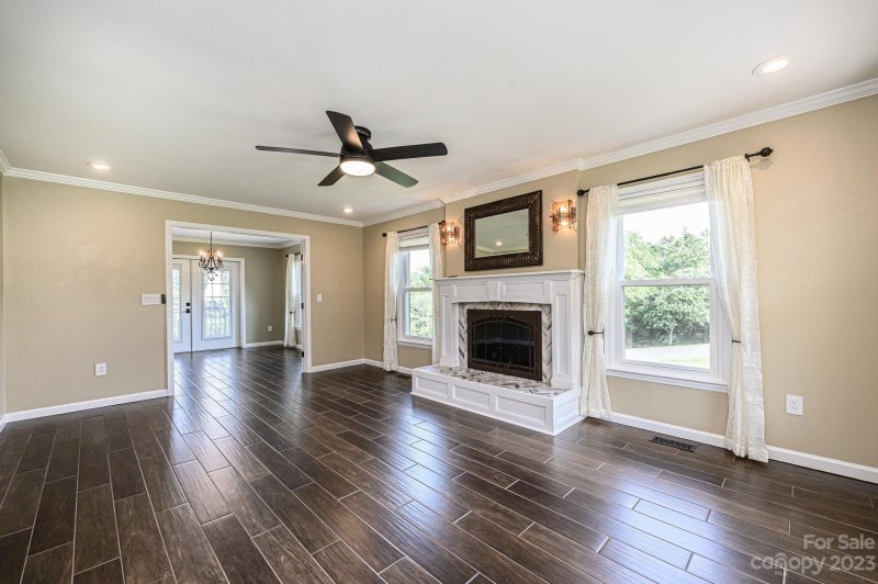 Property image 4 at 6068 Gold Creek Estate Drive, Hickory, NC 28601