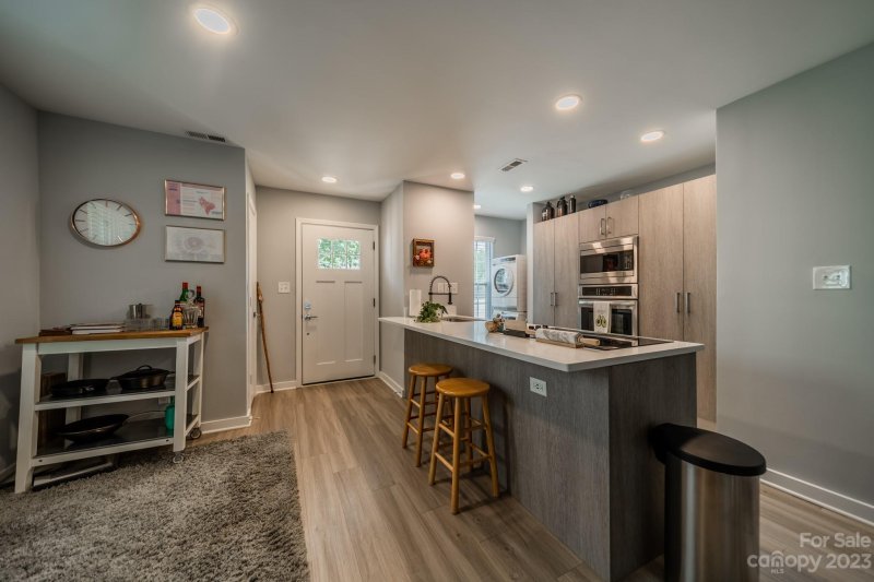 Property image 4 at 1509 Briar Creek Road, Charlotte, NC 28205