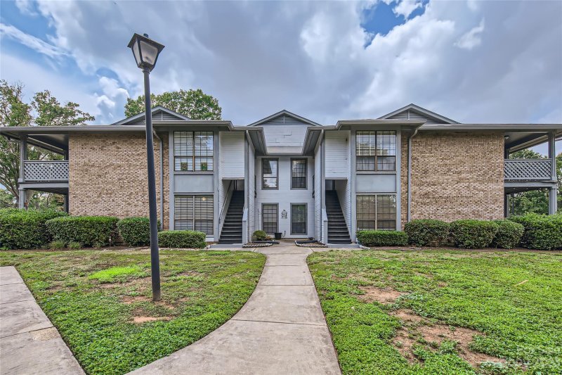 5863 Harris Grove Lane