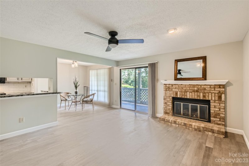 Property image 4 at 5863 Harris Grove Lane, Charlotte, NC 28212