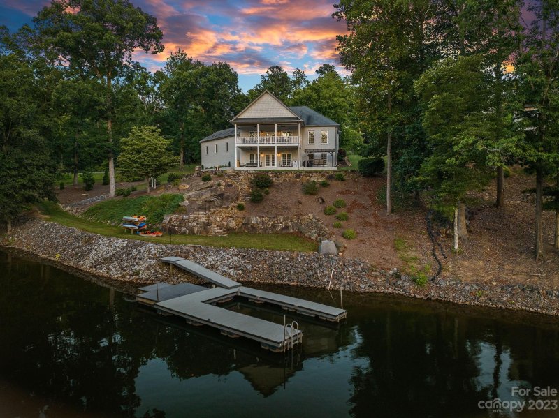 Property image 4 at 252 Greenbay Road, Mooresville, NC 28117