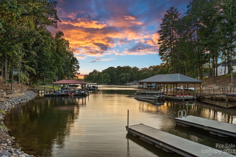 Property image 5 at 252 Greenbay Road, Mooresville, NC 28117