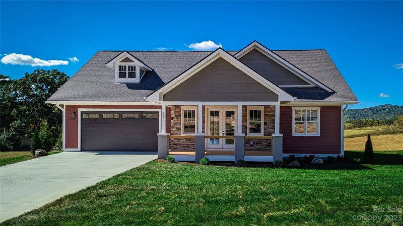 Property image 5 at 93 Maple Knoll Drive, Hendersonville, NC 28792