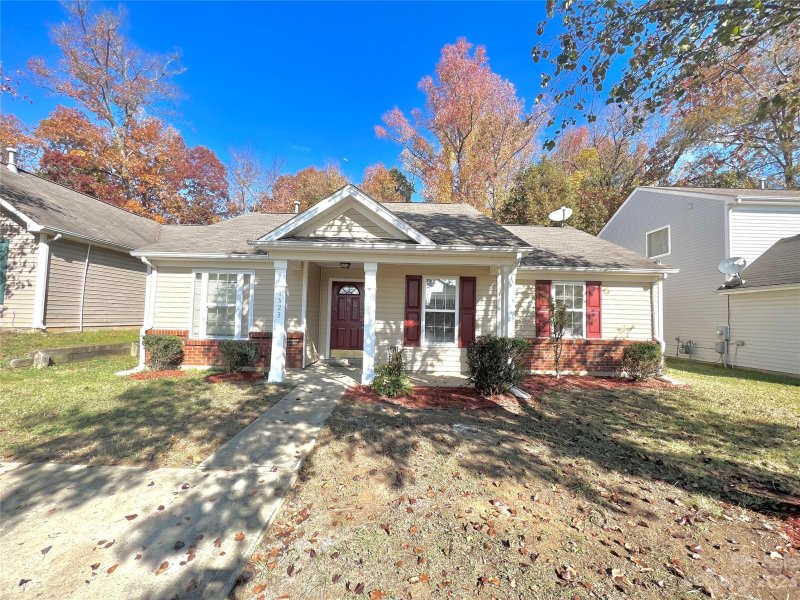 Property image 2 at 1623 Flagler Lane, Charlotte, NC 28216