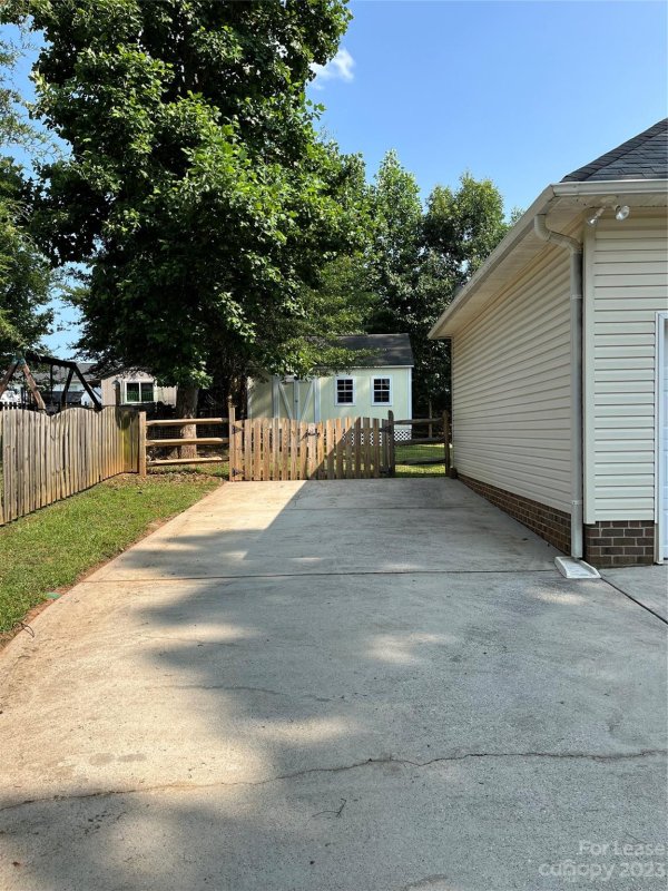 Property image 3 at 111 Park Vista Drive, Troutman, NC 28166