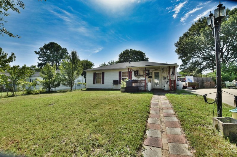 Property image 2 at 1122 Oconee Avenue, Rock Hill, SC 29732