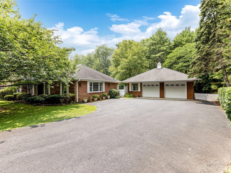 Property image 3 at 108 Sondley Parkway, Asheville, NC 28805