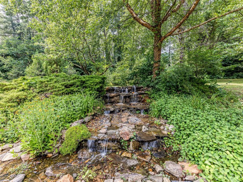 Property image 4 at 108 Sondley Parkway, Asheville, NC 28805