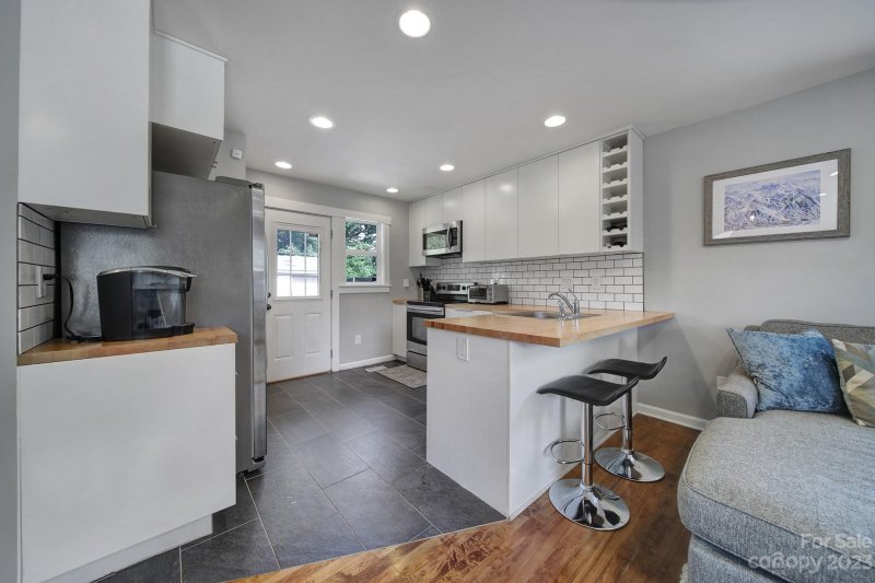 Property image 5 at 1414 Winston Drive, Charlotte, NC 28205