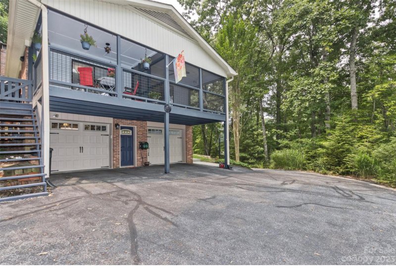 Property image 4 at 426 Deerhaven Lane, Hendersonville, NC 28791