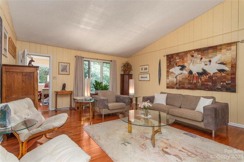 Property image 4 at 6 Cambridge Road, Asheville, NC 28804