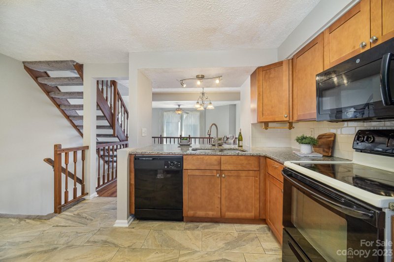 Property image 4 at 9628 Vinca Circle, Charlotte, NC 28213