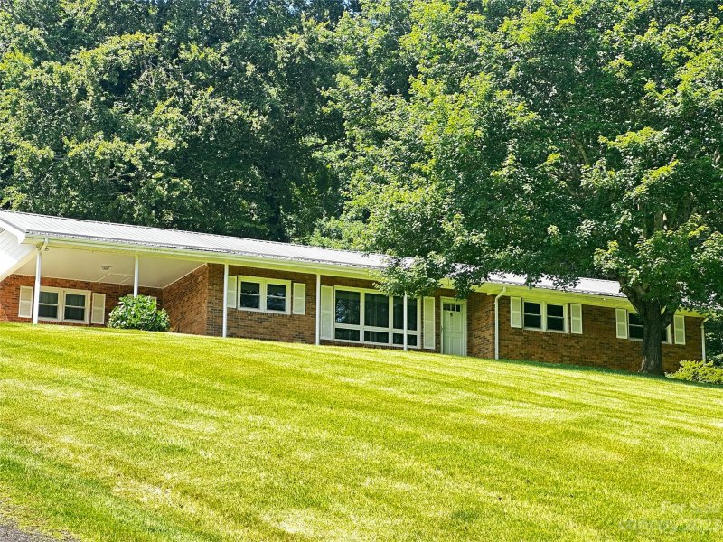 Property image 3 at 34 Maplewood Lane, Marion, NC 28752