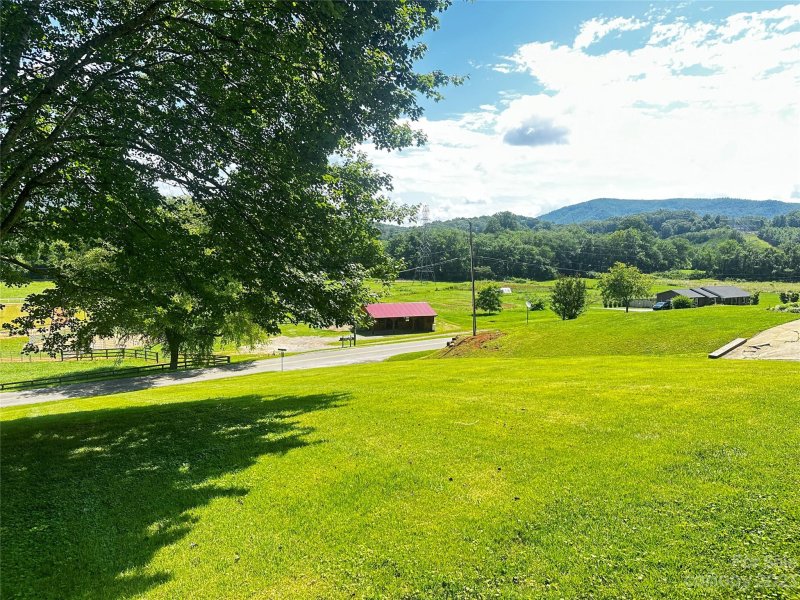 Property image 4 at 34 Maplewood Lane, Marion, NC 28752