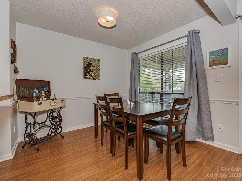 Property image 4 at 5871 Harris Grove Lane, Charlotte, NC 28212