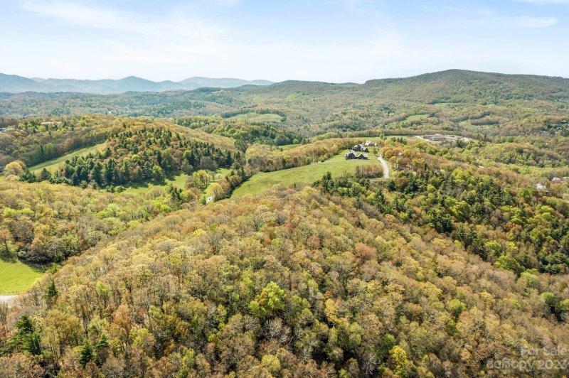 Property image 3 at 999 Thunderhill Trail, Blowing Rock, NC 28605