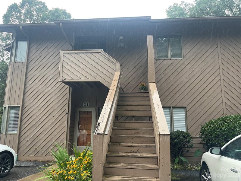 Property image 2 at 305 Piney Mountain Drive, Asheville, NC 28805