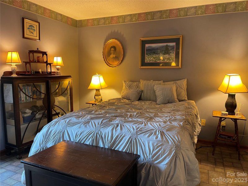 Property image 5 at 305 Piney Mountain Drive, Asheville, NC 28805