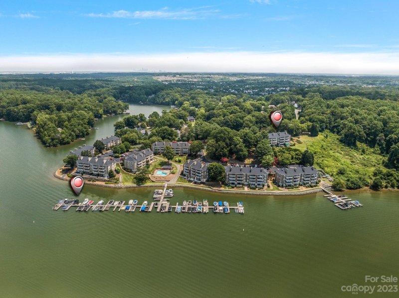 Property image 2 at 9709 Emerald Point Drive, Charlotte, NC 28278