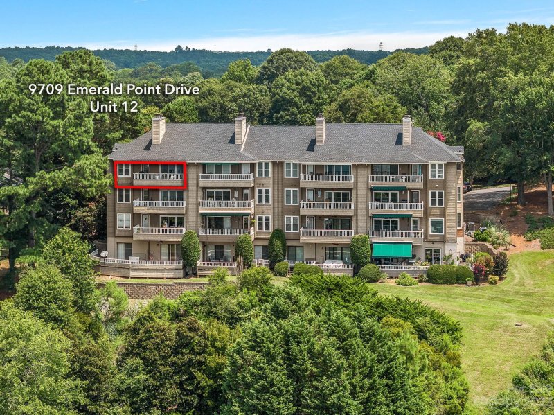 Property image 3 at 9709 Emerald Point Drive, Charlotte, NC 28278