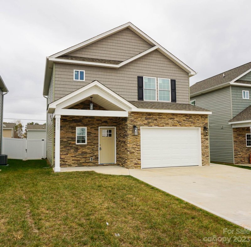 2526 Snow Creek Road