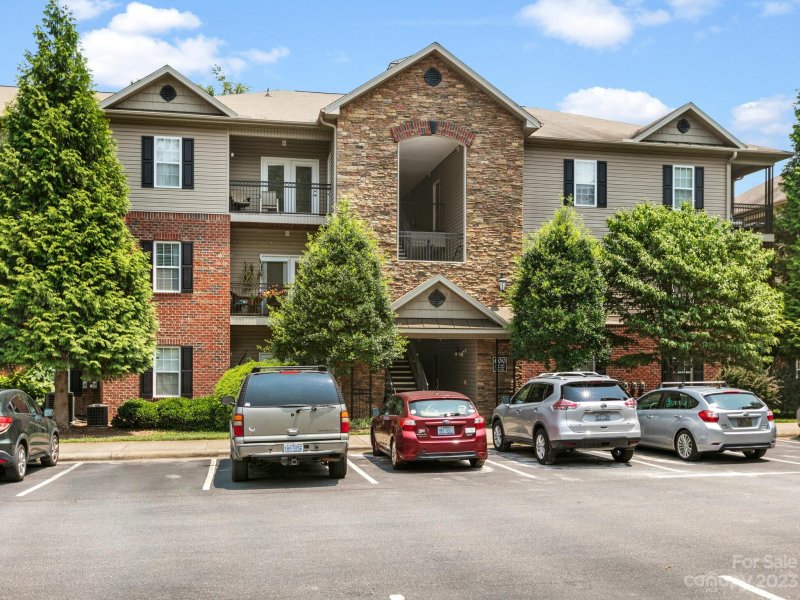 Property image 3 at 626 Appeldoorn Circle, Asheville, NC 28803