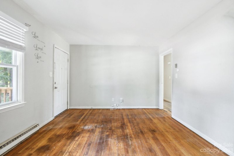 Property image 3 at 1105 Pondella Drive, Charlotte, NC 28213