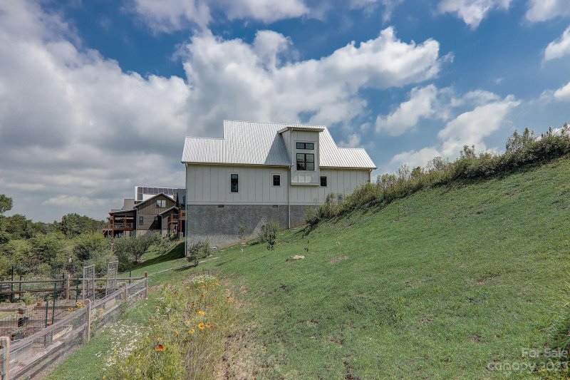 Property image 2 at 208 Westridge Farm Road, Asheville, NC 28804