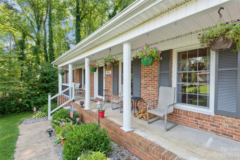 Property image 2 at 2440 23rd Avenue Place, Hickory, NC 28601