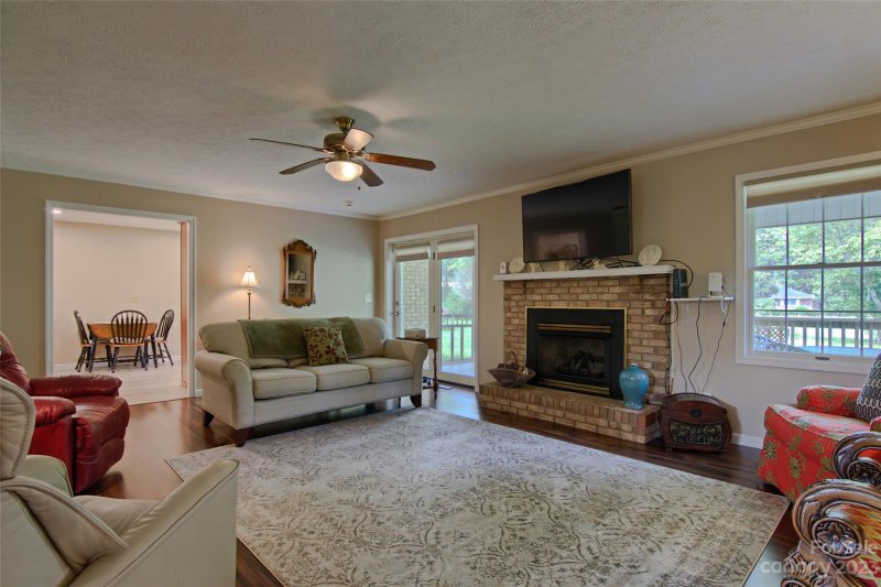 Property image 4 at 505 Crooked Creek Road, Hendersonville, NC 28739