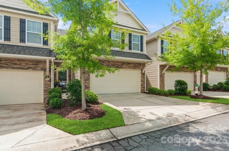 Property image 2 at 934 Summerlake Drive, Fort Mill, SC 29715